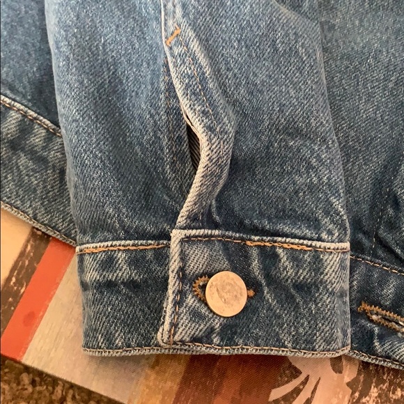 Oversized denim jacket in a medium blue - Picture 3 of 4